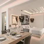 Naxos Pantheon Luxury 아파트 *