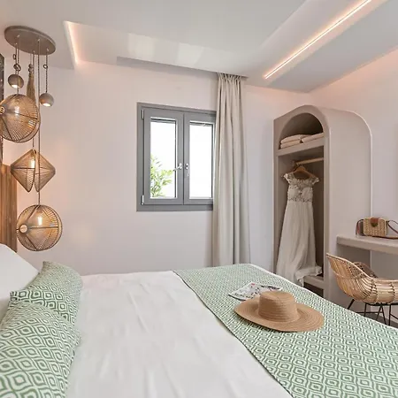 Naxos Pantheon Luxury