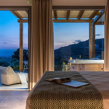Naxos Pantheon Luxury Апартаменты *