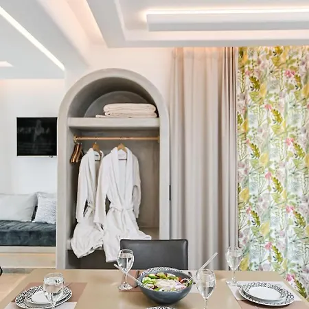 Naxos Pantheon Luxury Апартаменты